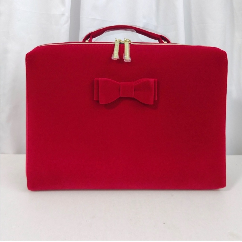 New Estée Lauder Velvet Train Case with bow.